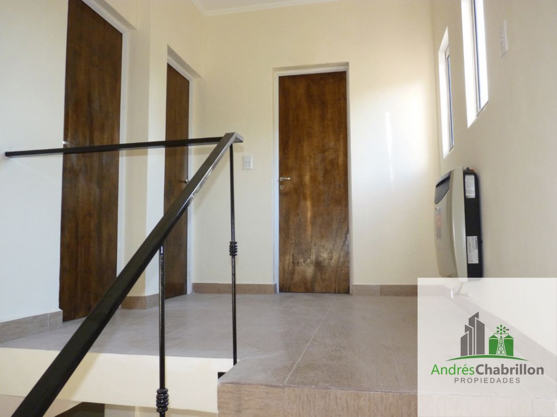 Dúplex de 2 dormitorios en zona Parque San Carlos - foto 2