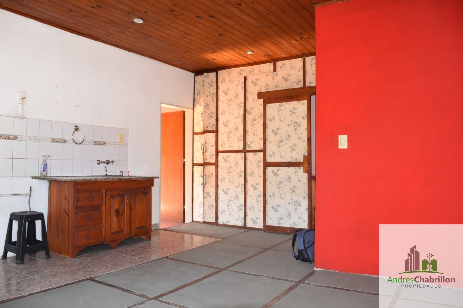 Casa con departamento en venta – ambas unidades alquiladas - foto 3