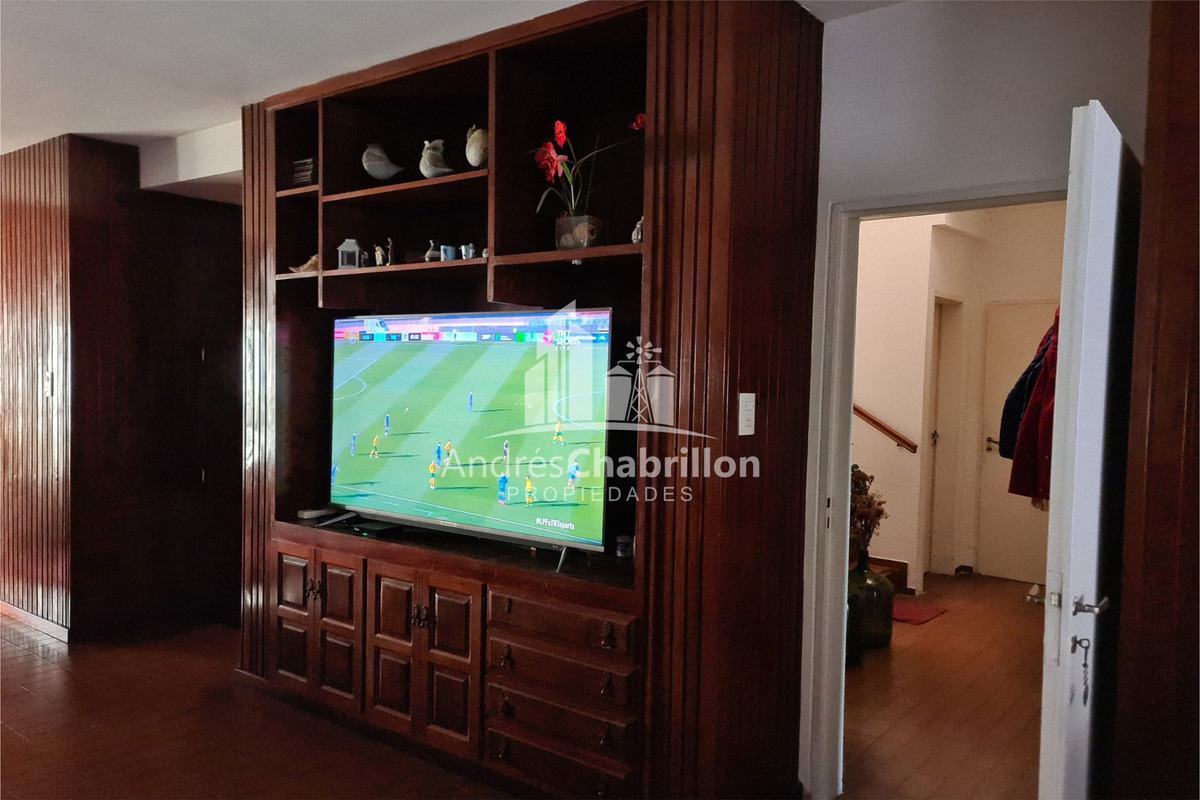 Hermosa Casa Semicéntrica De Tres Dormitorios Con Pileta - foto 2