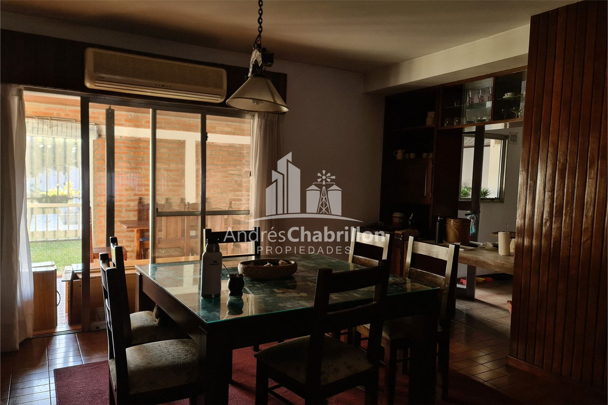 Hermosa Casa Semicéntrica De Tres Dormitorios Con Pileta - foto 3