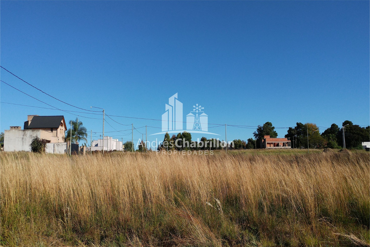 Terreno en venta sobre calle Monseñor de Andrea