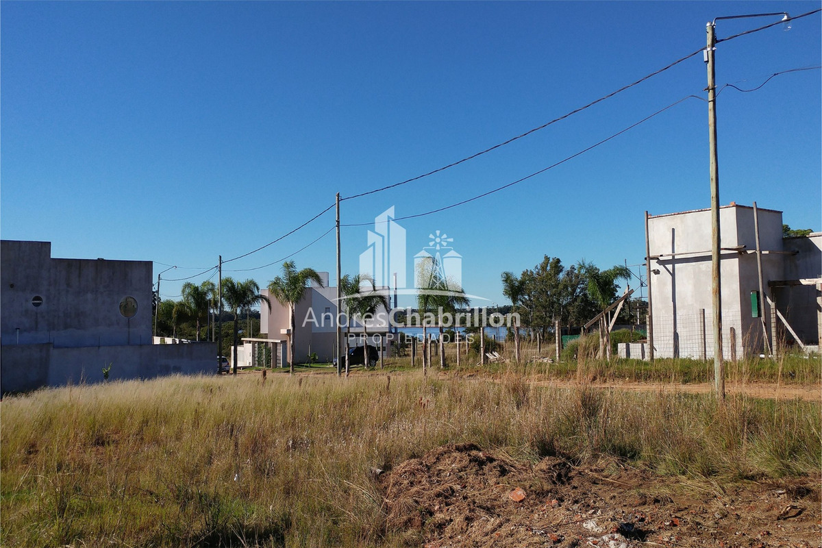 Terreno en venta sobre calle Monseñor de Andrea - foto 4