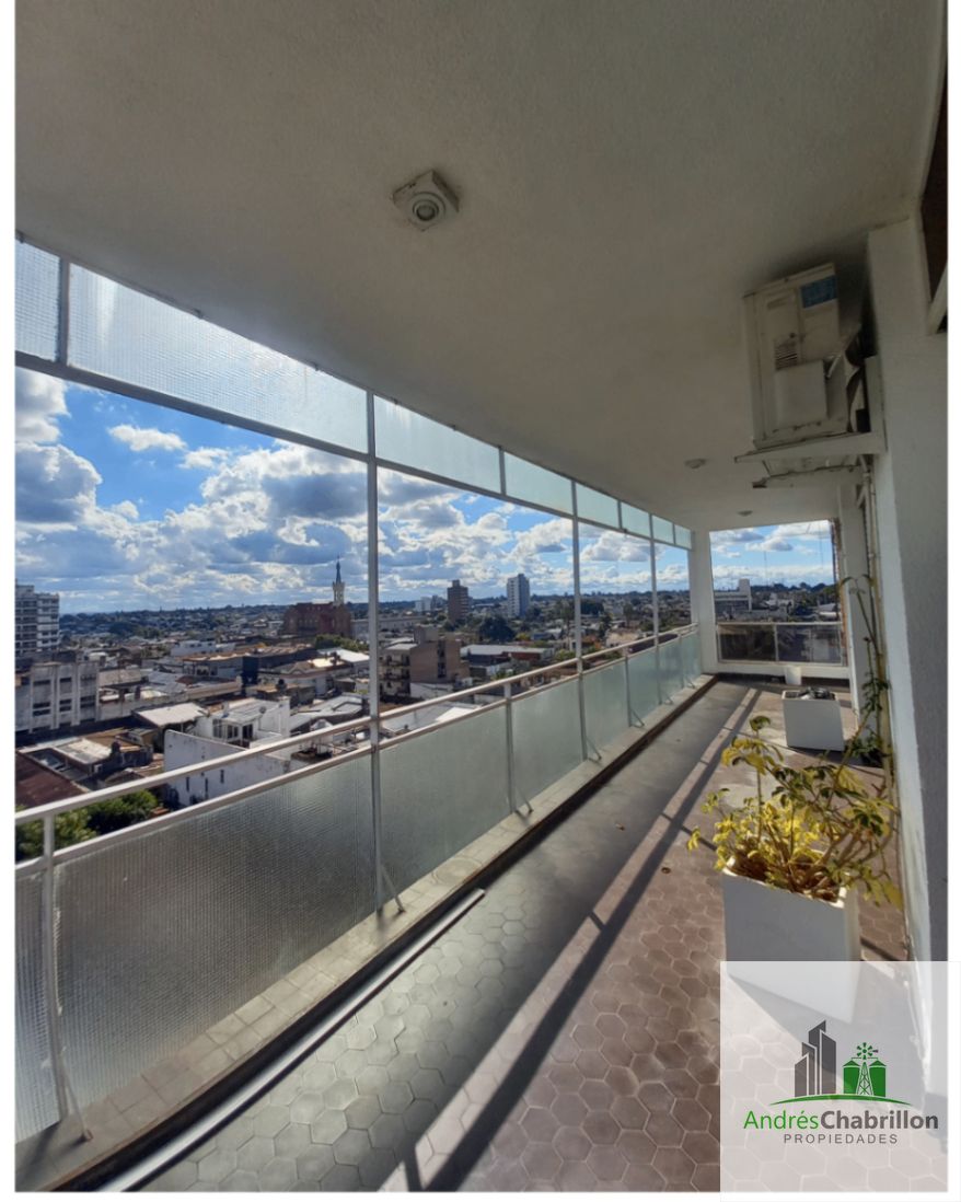 Alquiler: Semipiso en Edificio Ñaró – Peatonal de Concordia