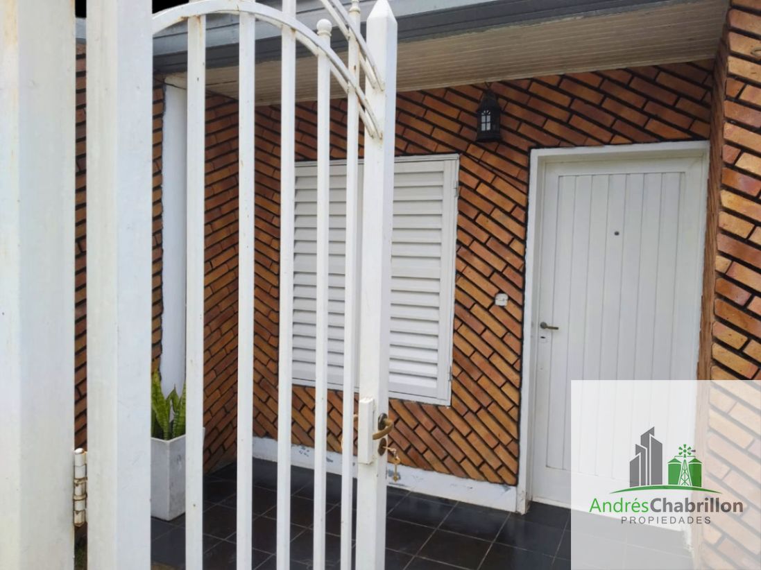 Casa en venta de 3 dormitorios c/ cochera en Concordia - foto 2