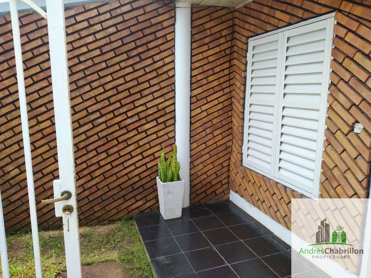 Casa en venta de 3 dormitorios c/ cochera en Concordia - foto 3