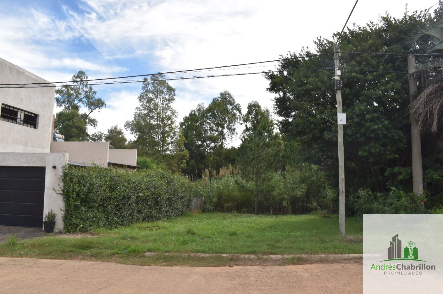 Terreno de 401m² en Villa Zorraquín: Sobre asfalto y con todos los servicios