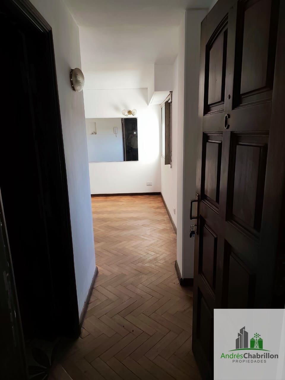 Departamento de dos dormitorios en venta en edificio Horizonte I Concordia
