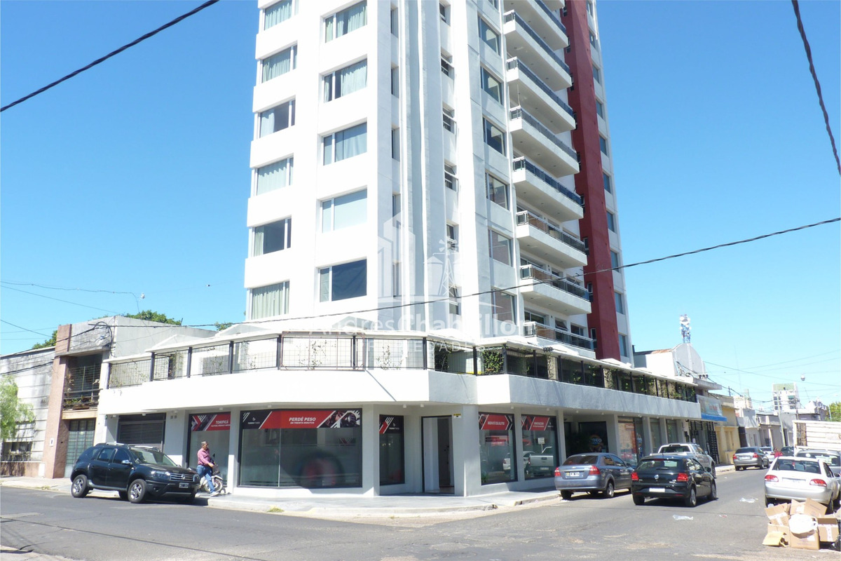 Amplio departamento en venta de 2 dormitorios