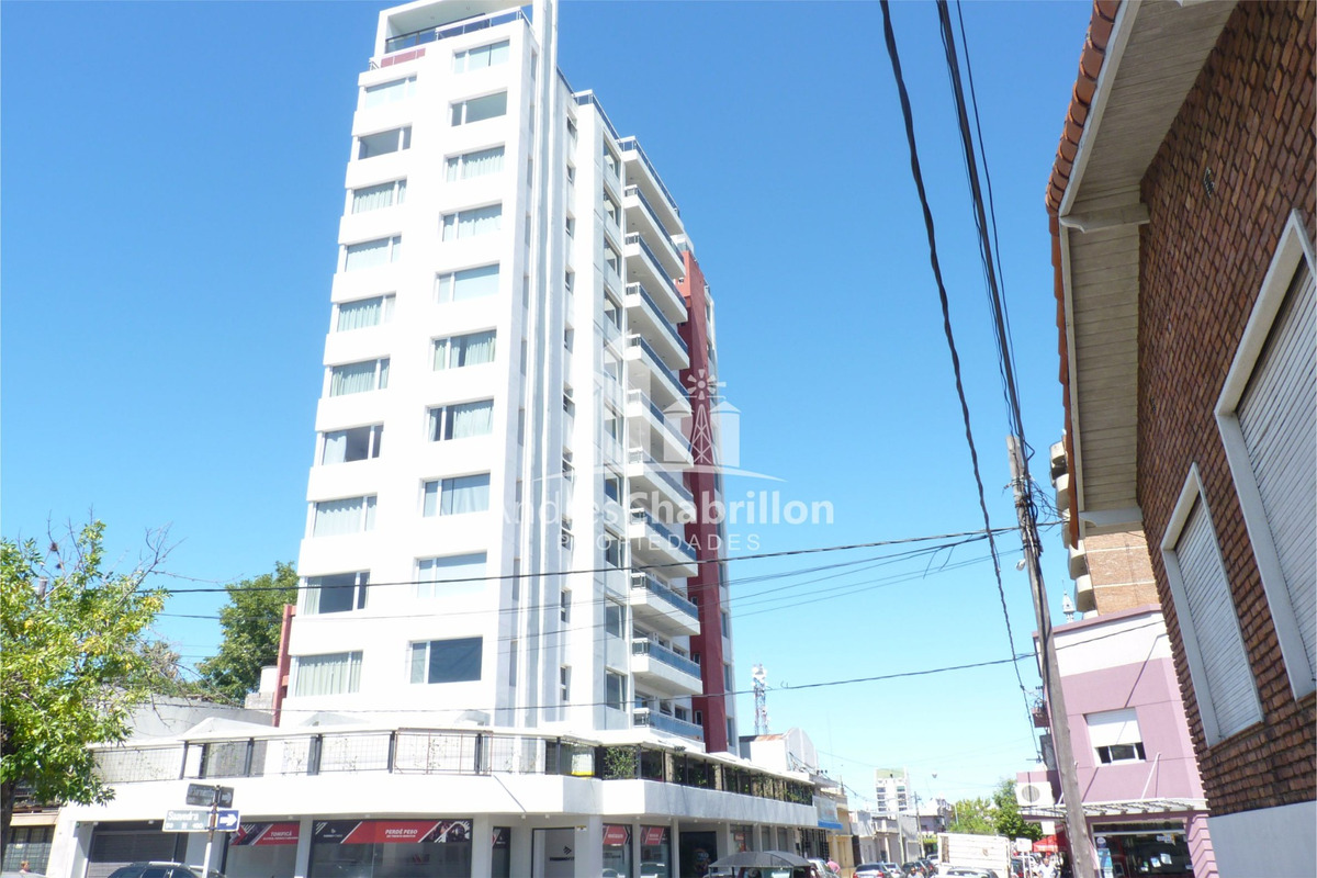 Amplio departamento en venta de 2 dormitorios - foto 2