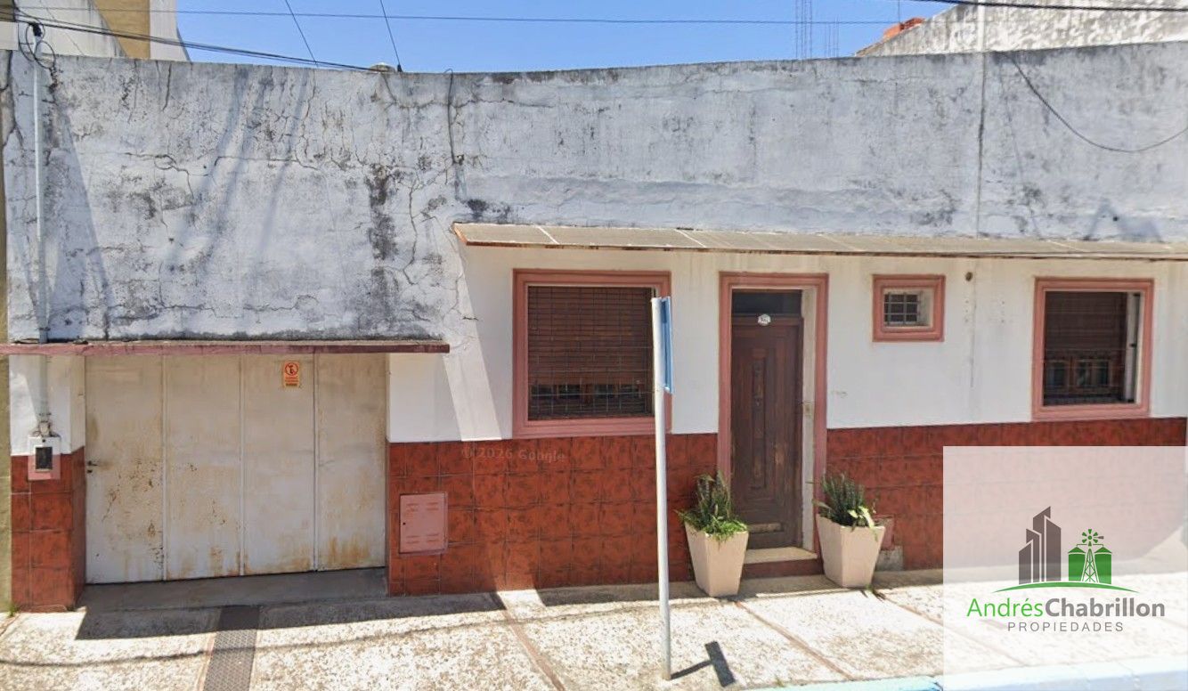 Casa funcional con patio, garage y excelente entorno verde