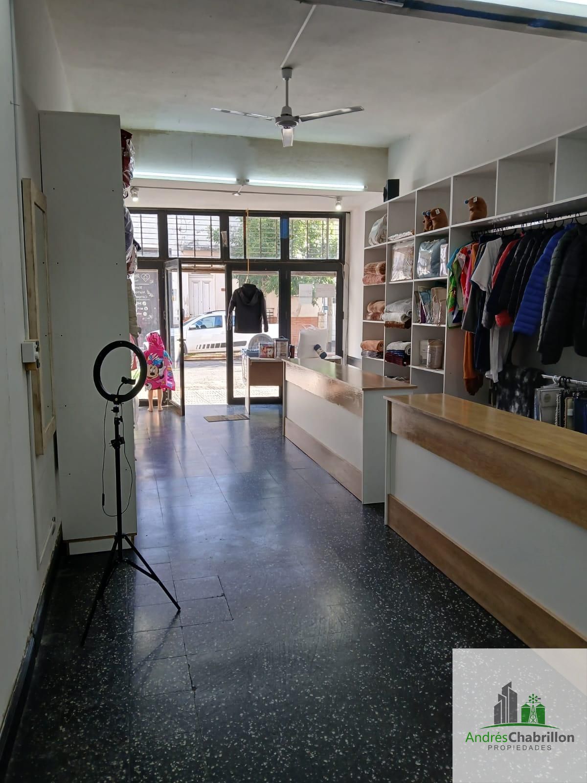 Alquiler Comercial – Espacio amplio y versátil - foto 3