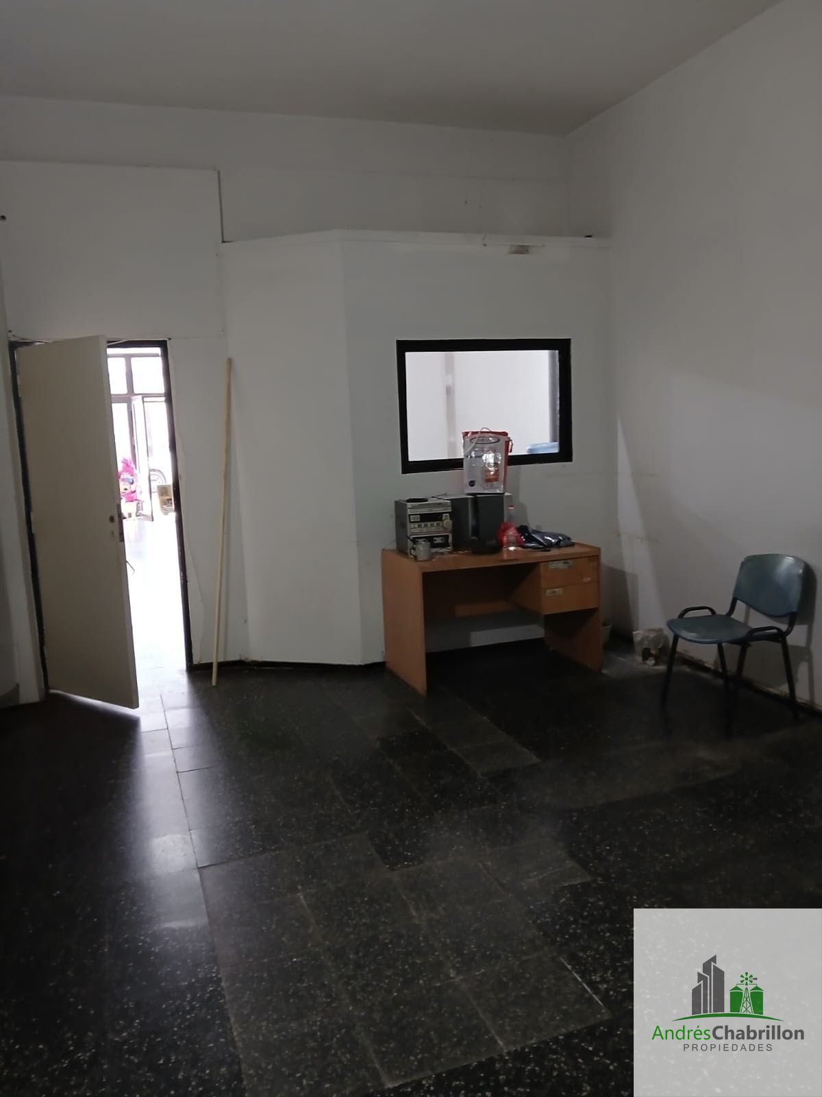 Alquiler Comercial – Espacio amplio y versátil - foto 4