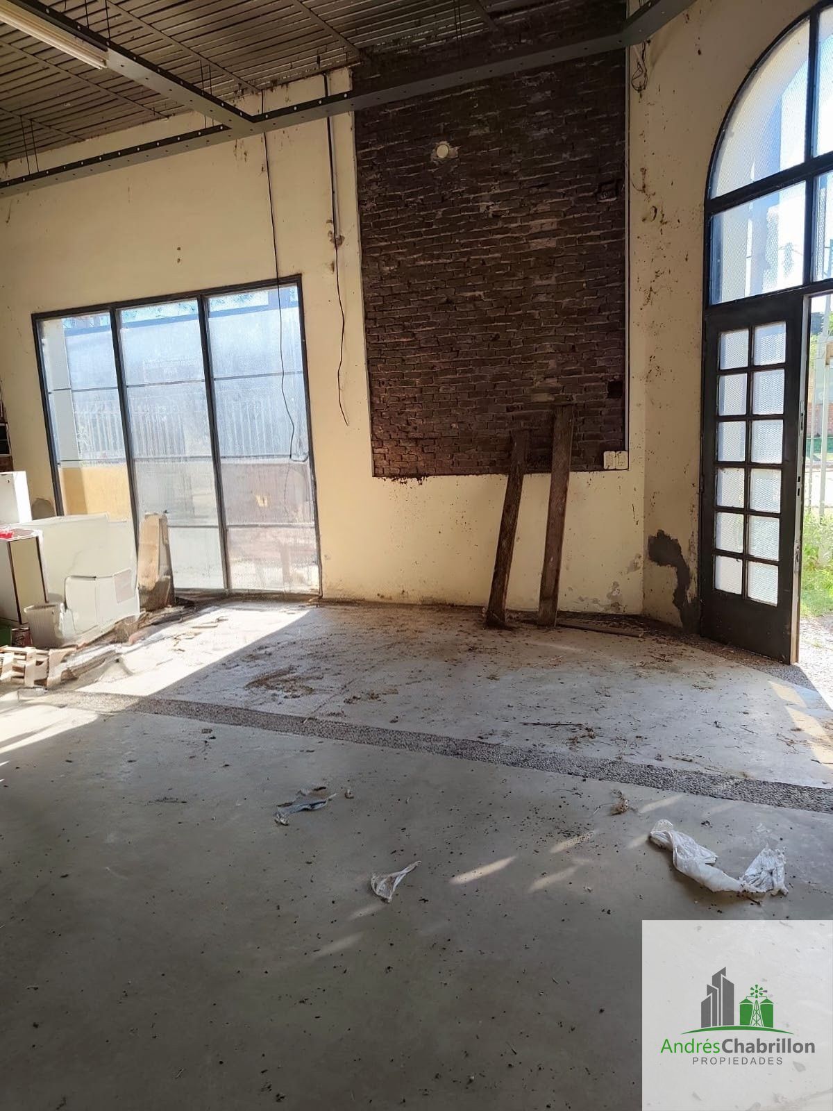 Espacio profesional de 6 ambientes en ubicación estratégica - foto 4