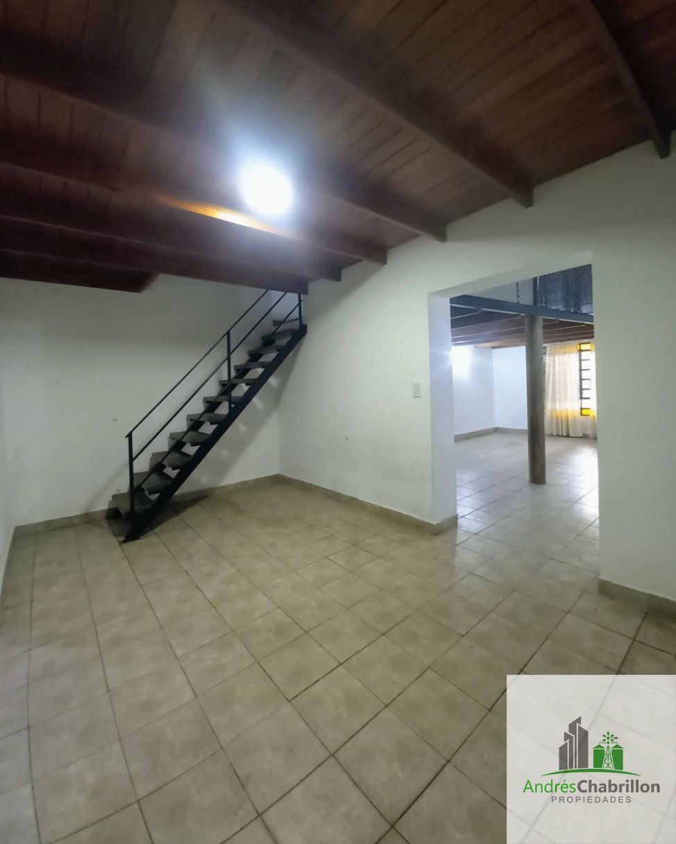Oportunidad en la Costanera: Casa amplia con gas natural y pet friendly - foto 3