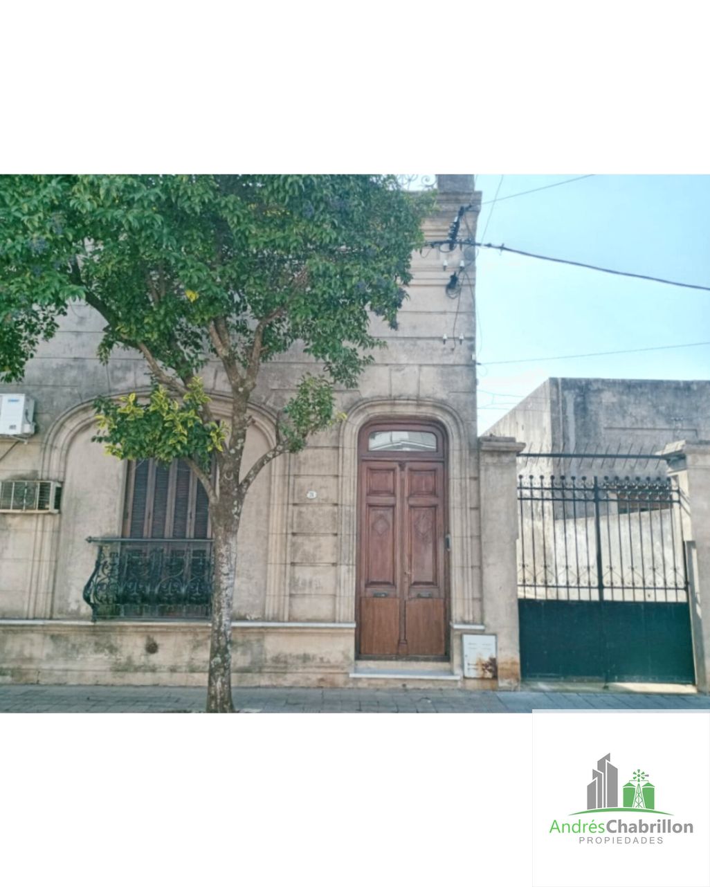 Casa de 3 dormitorios con cochera y patio – Oportunidad en Concordia