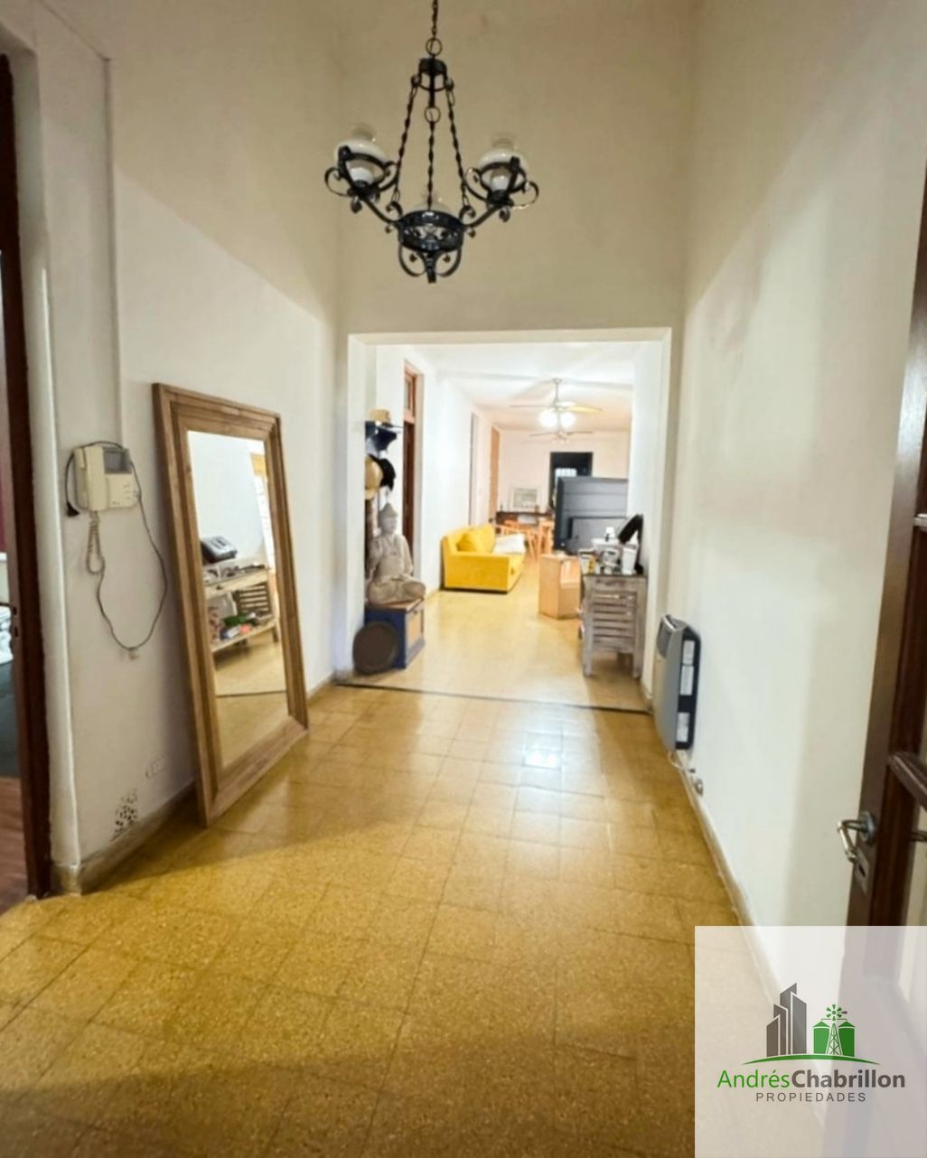 Casa de 3 dormitorios con cochera y patio – Oportunidad en Concordia - foto 2