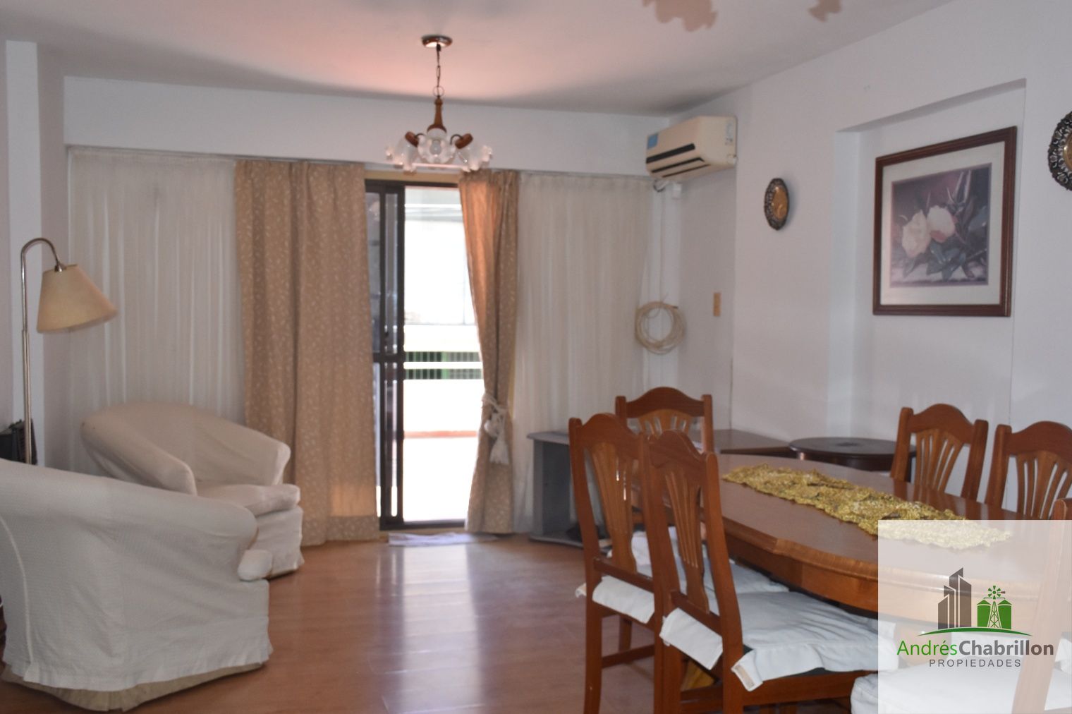 Departamento en venta a pasos de la peatonal – 2 dormitorios y balcón terraza - foto 2