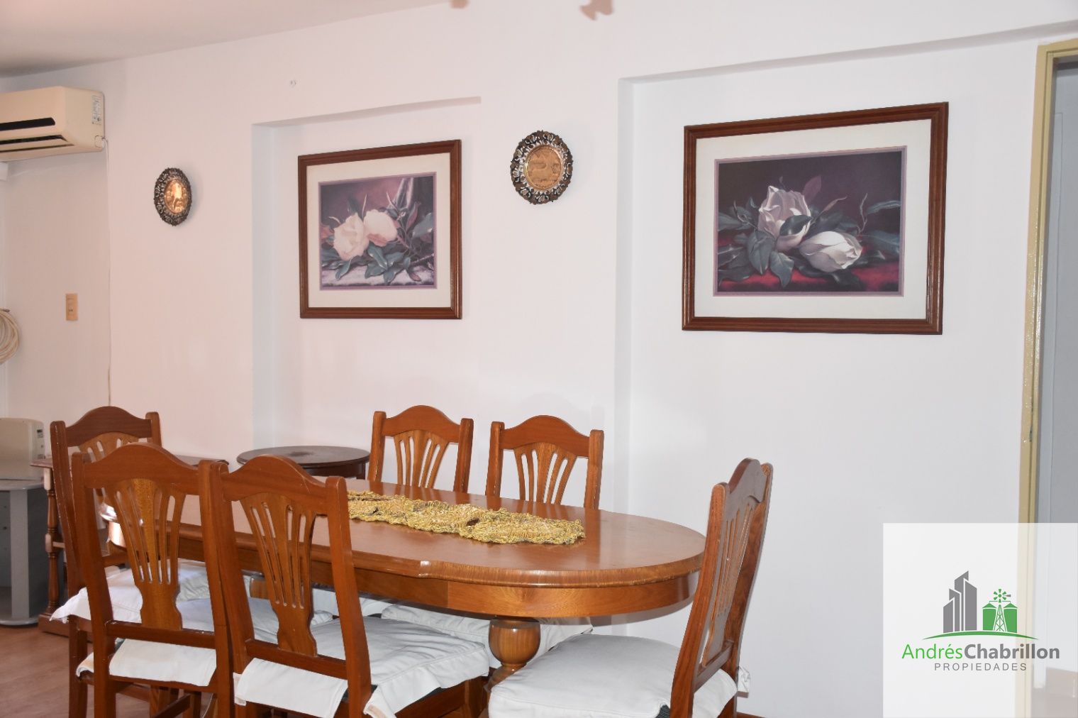 Departamento en venta a pasos de la peatonal – 2 dormitorios y balcón terraza - foto 3