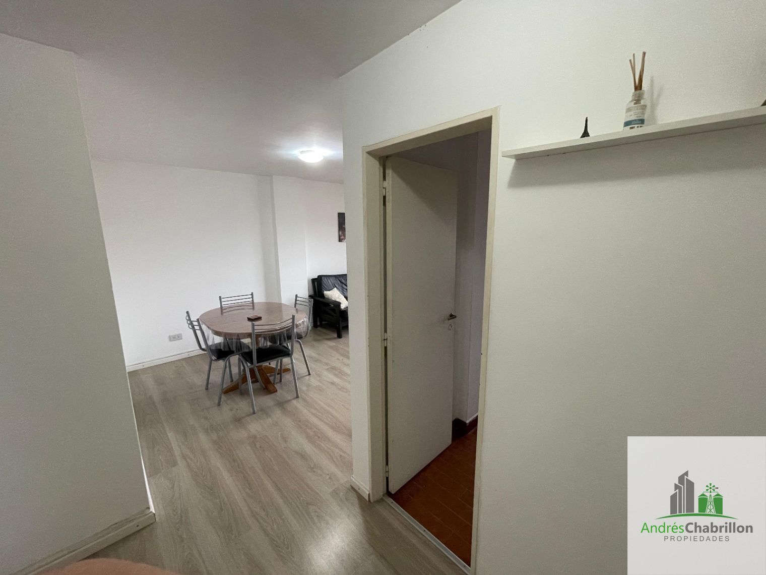 Excelente departamento al frente en ubicación estratégica - foto 2