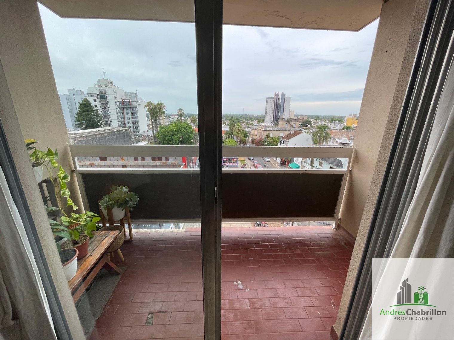 Excelente departamento al frente en ubicación estratégica - foto 3