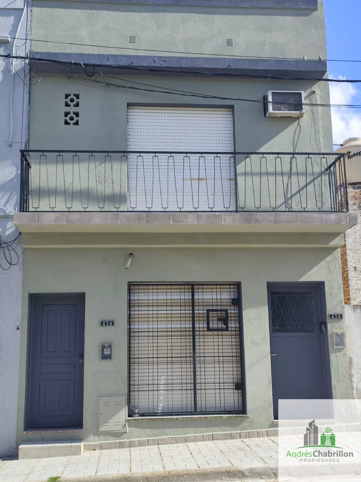 Casa con departamento en venta