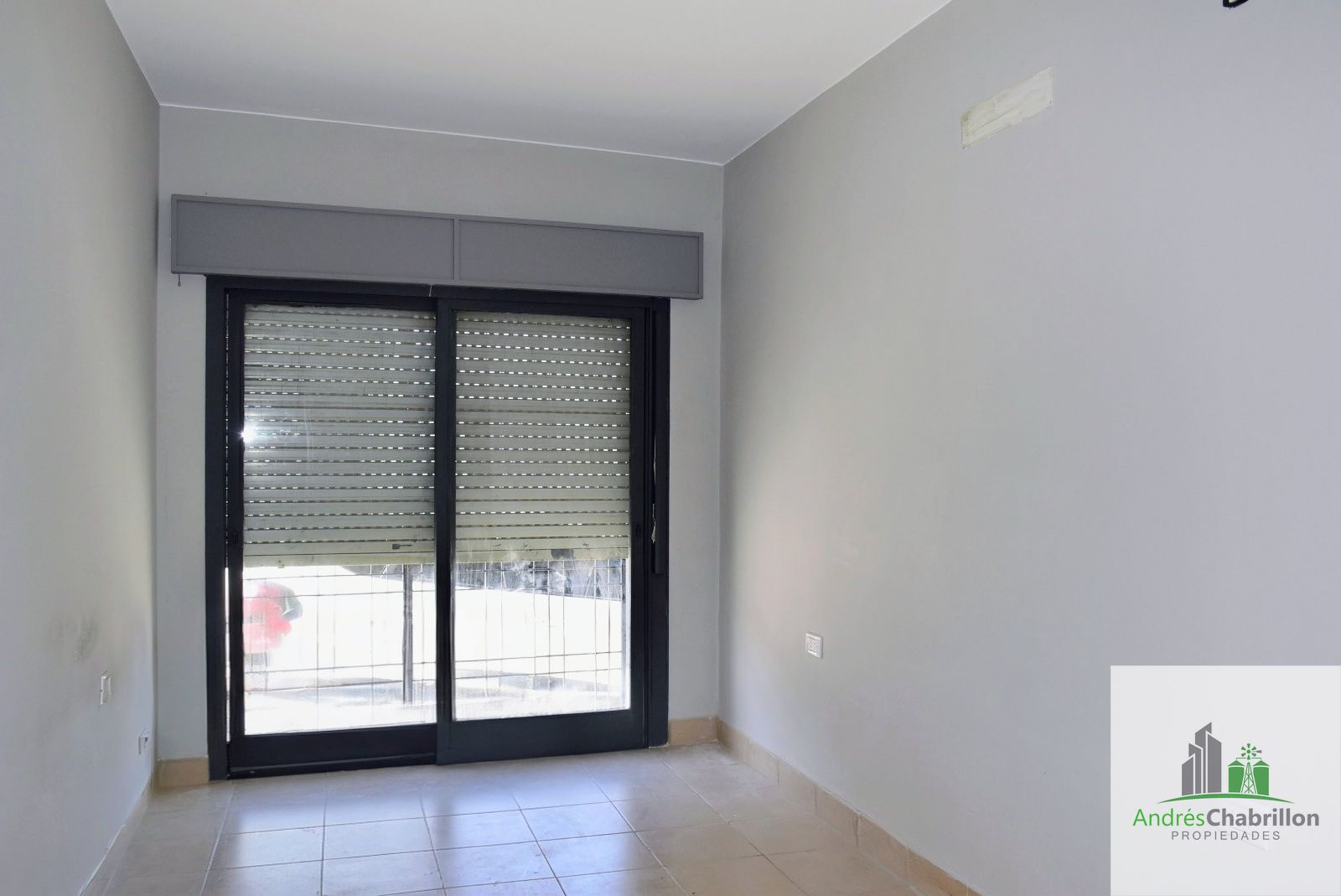 Casa con departamento en venta - foto 3