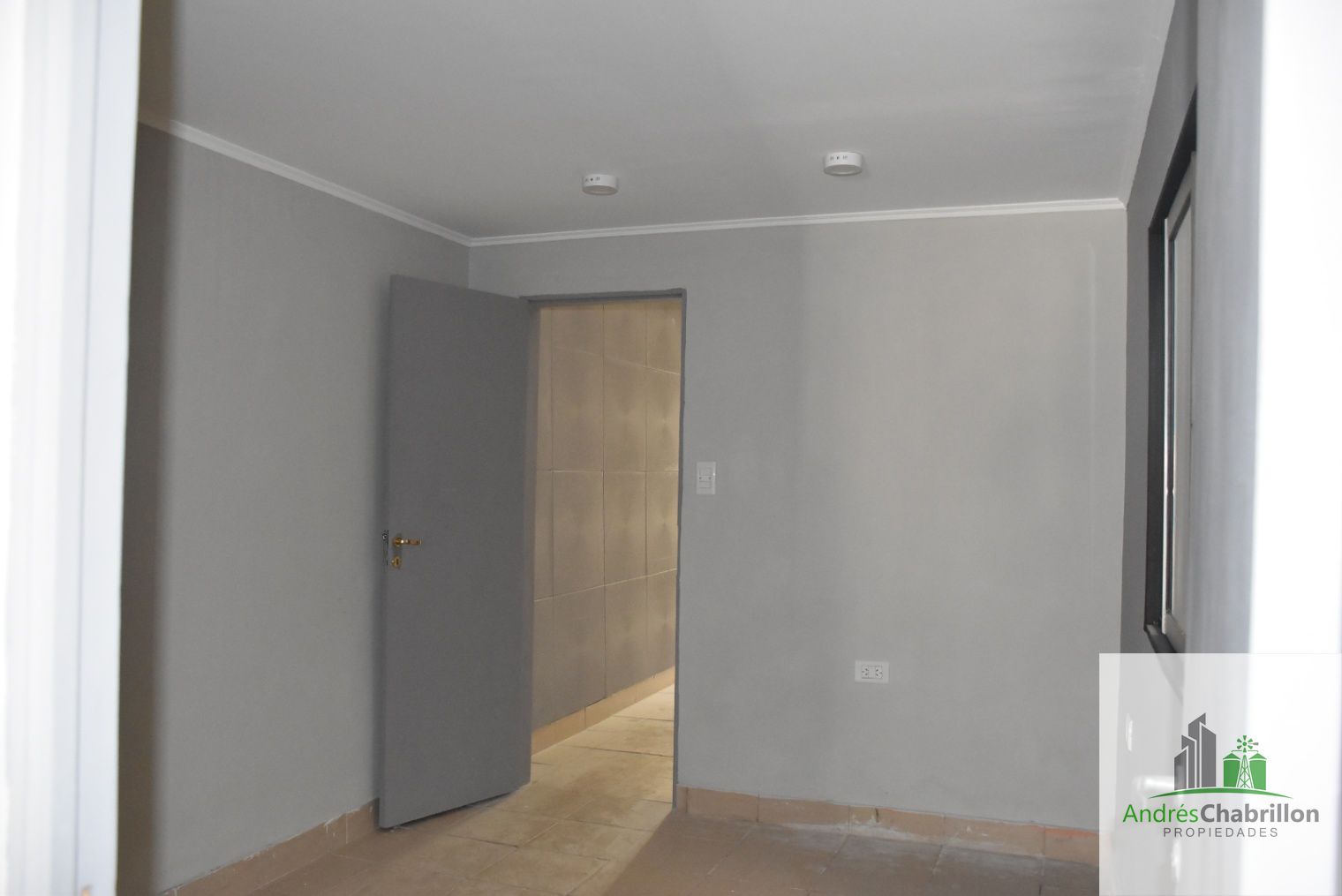 Casa con departamento en venta - foto 4