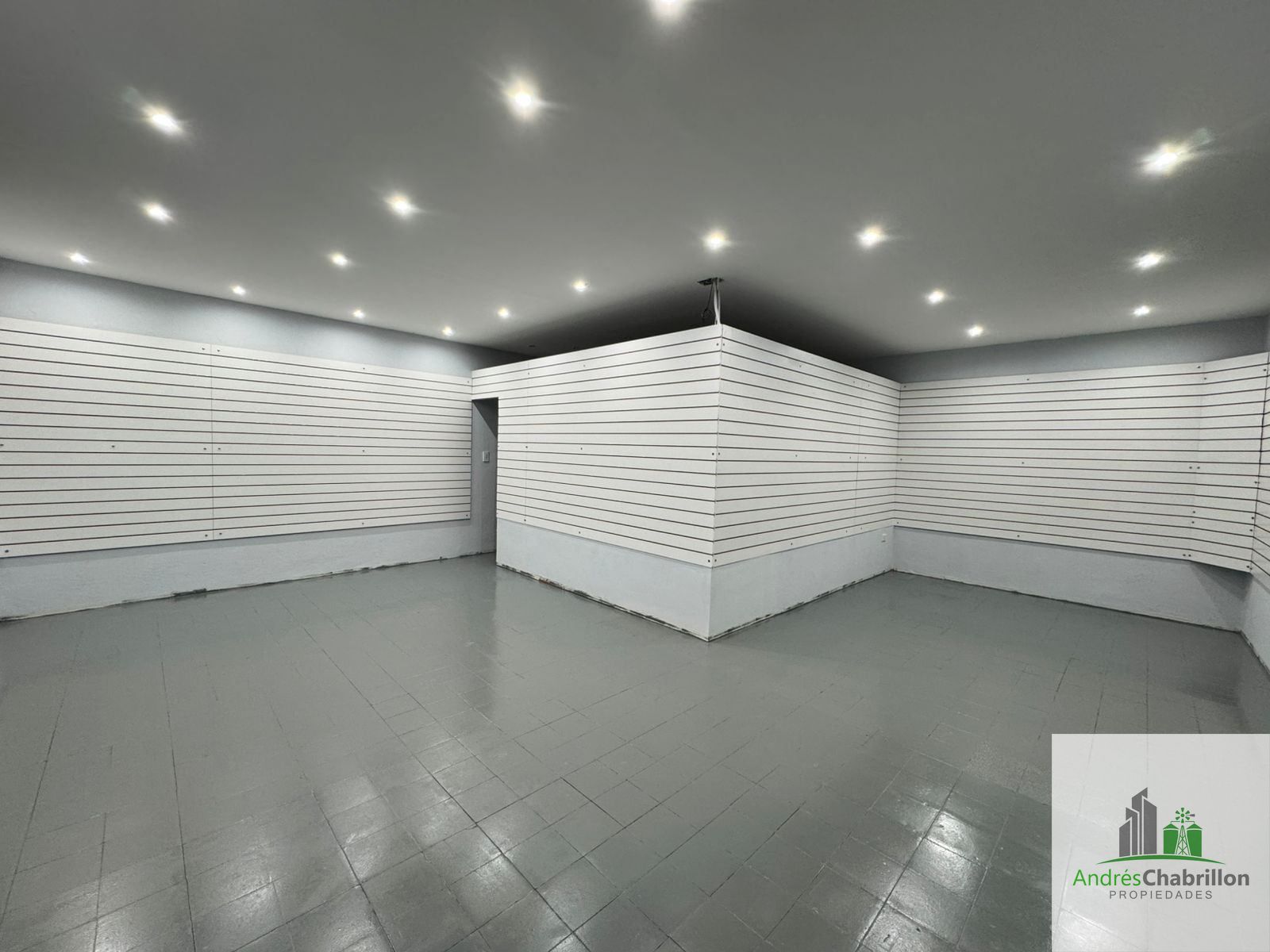 Dos locales comerciales en venta – Esquina San Luis y Las Heras - foto 2