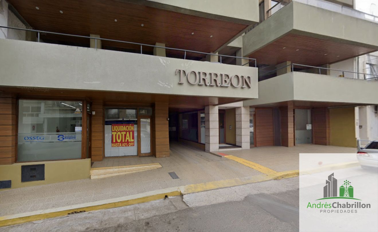 Cochera cubierta en primer piso, zona centro – Edificio Torreon